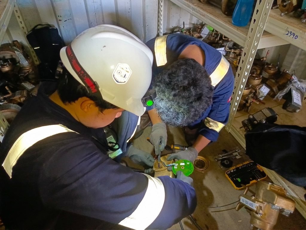 Workshop repair team