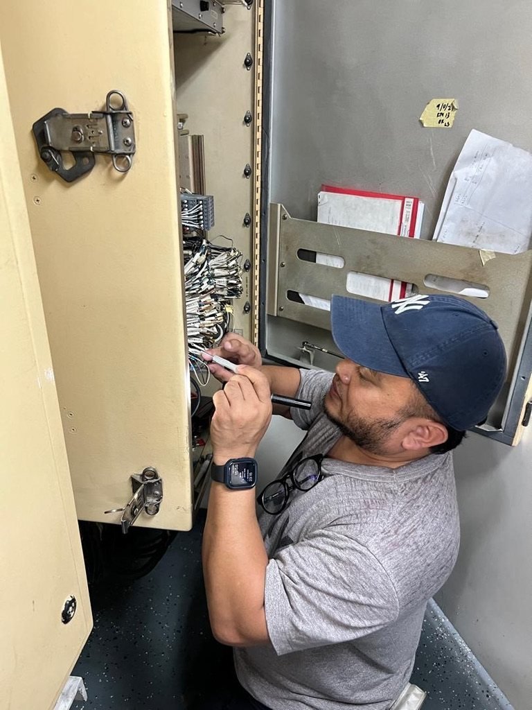 Electrical cabinet wiring